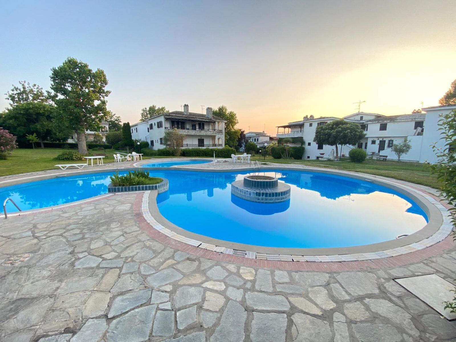 Villa Meltemi Rock House Kalandra Exterior foto